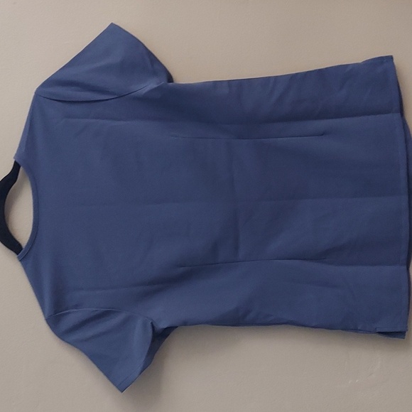 FIGS Catarina One Pocket V Neck Scrub Top In Big Sky - Picture 9 of 15